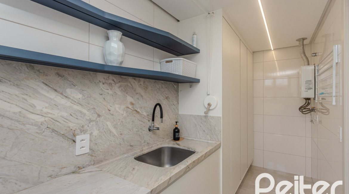 Apartamento à venda com 145m², 3 dormitórios, 1 suíte, 6 vagas, no bairro Tristeza em PORTO ALEGRE