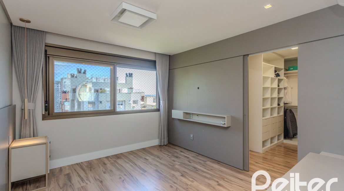 Apartamento à venda com 145m², 3 dormitórios, 1 suíte, 6 vagas, no bairro Tristeza em PORTO ALEGRE