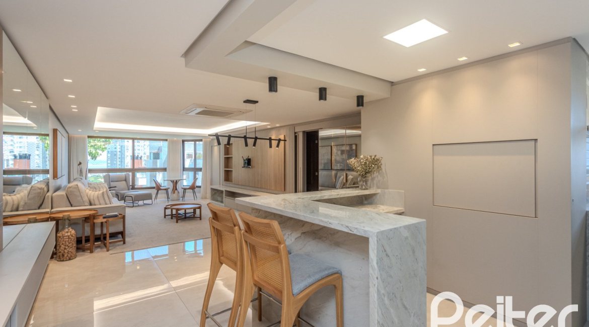 Apartamento à venda com 145m², 3 dormitórios, 1 suíte, 6 vagas, no bairro Tristeza em PORTO ALEGRE