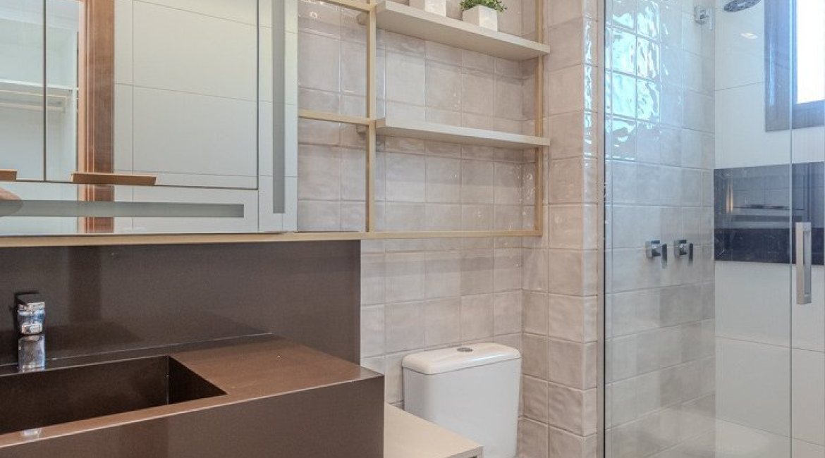 Apartamento à venda com 145m², 3 dormitórios, 1 suíte, 6 vagas, no bairro Tristeza em PORTO ALEGRE