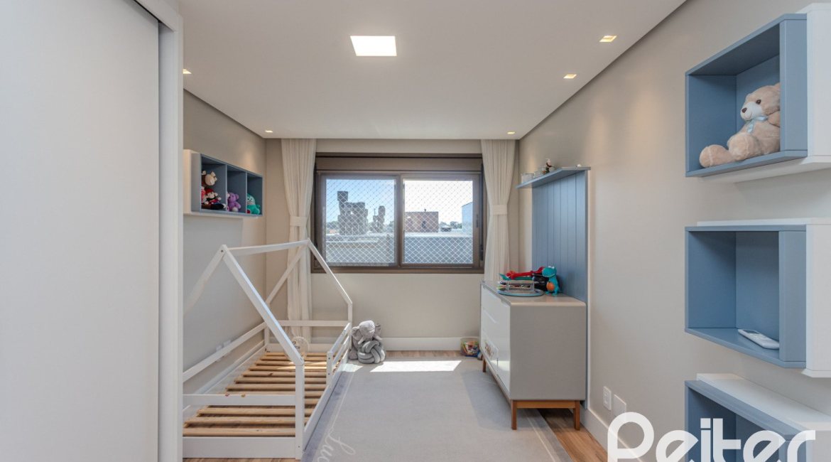 Apartamento à venda com 145m², 3 dormitórios, 1 suíte, 6 vagas, no bairro Tristeza em PORTO ALEGRE