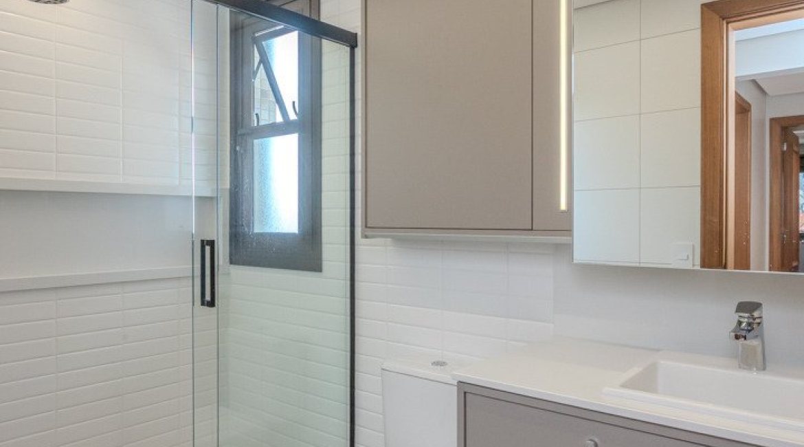 Apartamento à venda com 145m², 3 dormitórios, 1 suíte, 6 vagas, no bairro Tristeza em PORTO ALEGRE