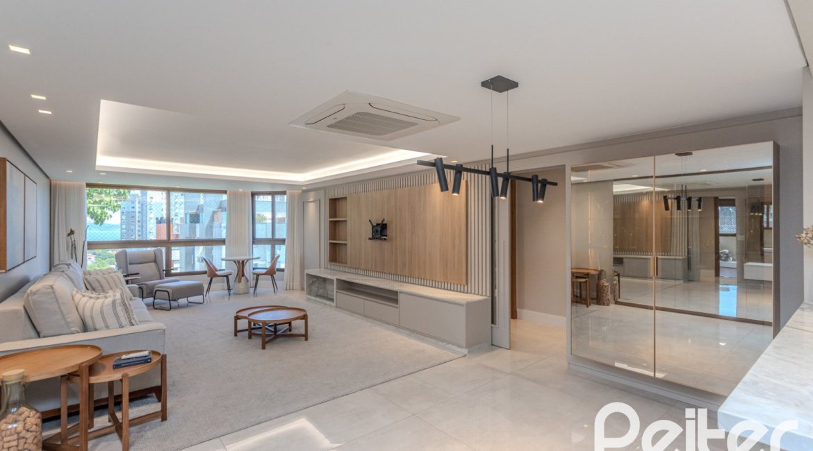 Apartamento à venda com 145m², 3 dormitórios, 1 suíte, 6 vagas, no bairro Tristeza em PORTO ALEGRE