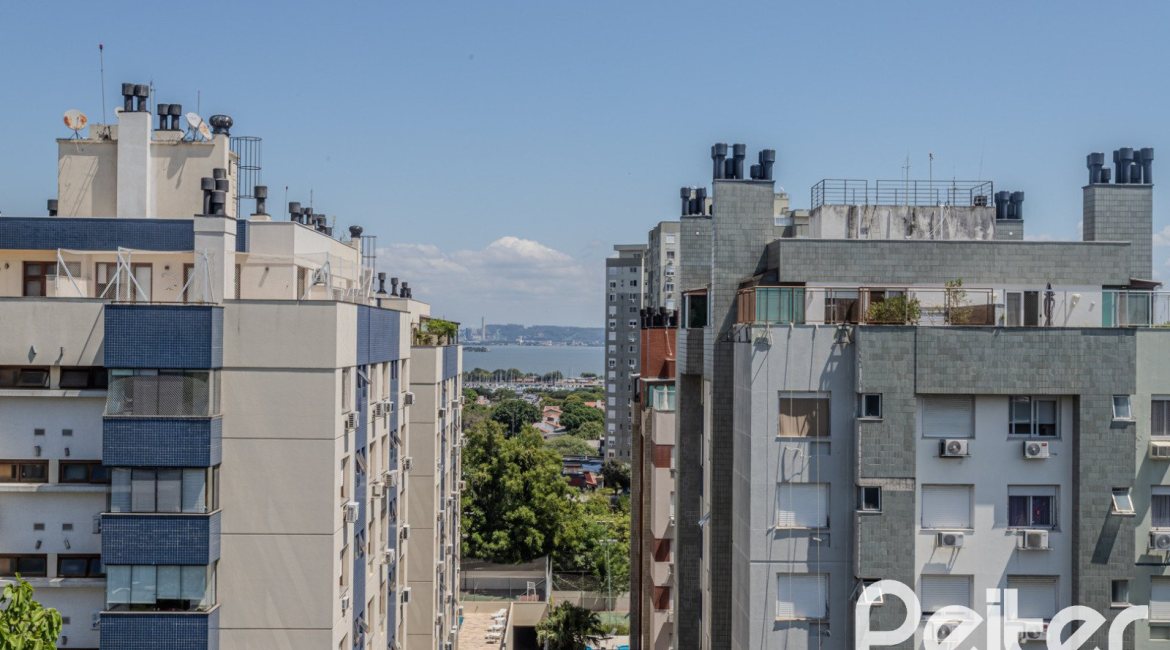 Apartamento à venda com 145m², 3 dormitórios, 1 suíte, 6 vagas, no bairro Tristeza em PORTO ALEGRE