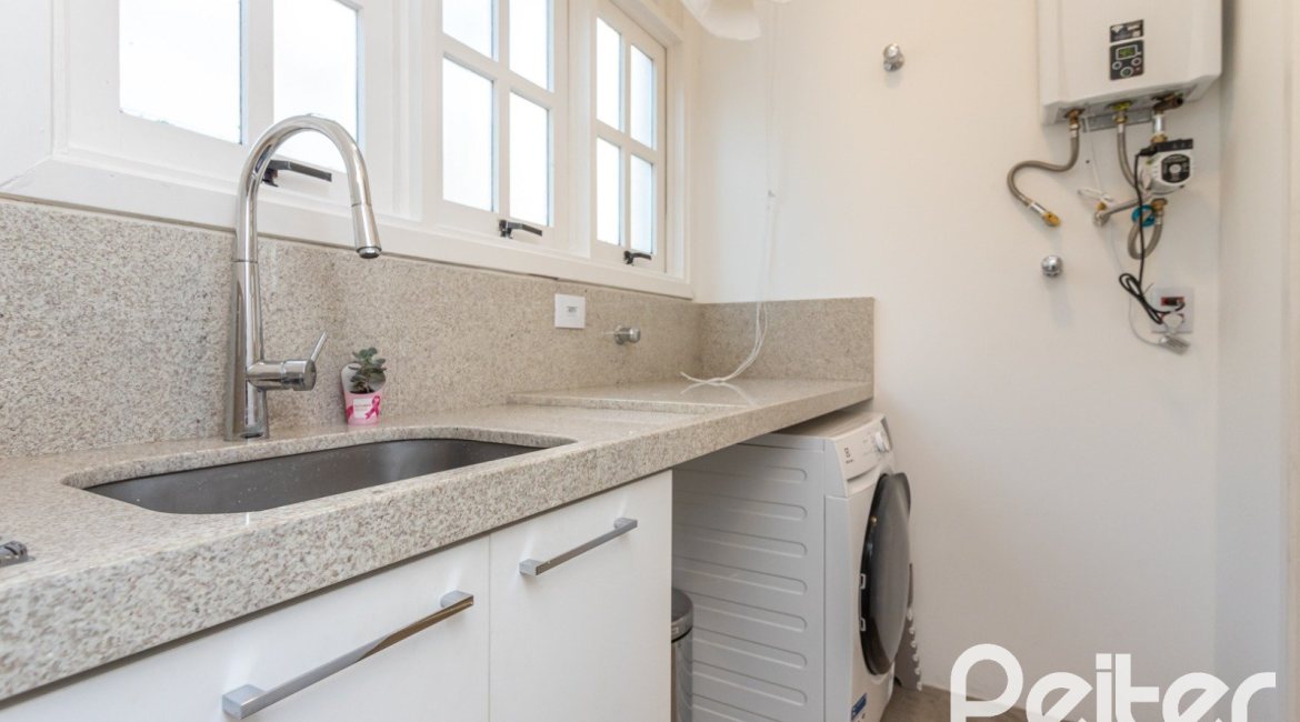 Casa em Condomínio à venda com 196m², 3 dormitórios, 1 suíte, 2 vagas, no bairro Sétimo Céu em PORTO ALEGRE