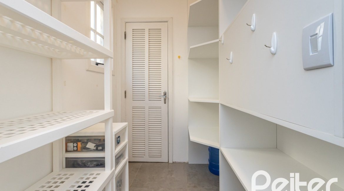 Casa em Condomínio à venda com 196m², 3 dormitórios, 1 suíte, 2 vagas, no bairro Sétimo Céu em PORTO ALEGRE