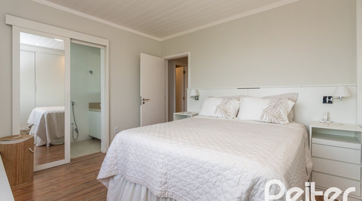 Casa em Condomínio à venda com 196m², 3 dormitórios, 1 suíte, 2 vagas, no bairro Sétimo Céu em PORTO ALEGRE