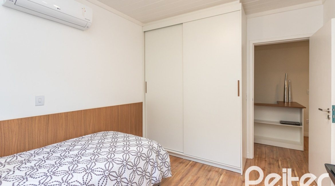 Casa em Condomínio à venda com 196m², 3 dormitórios, 1 suíte, 2 vagas, no bairro Sétimo Céu em PORTO ALEGRE