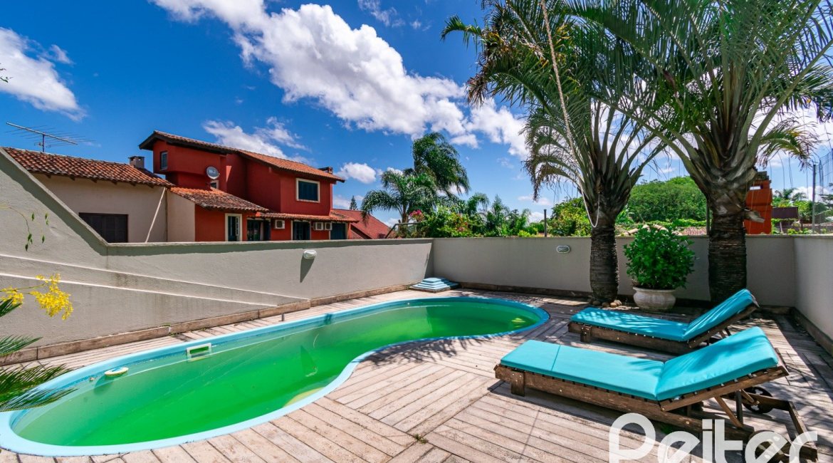 Casa à venda com 320m², 4 dormitórios, 2 suítes, 3 vagas, no bairro Jardim Isabel em Porto Alegre