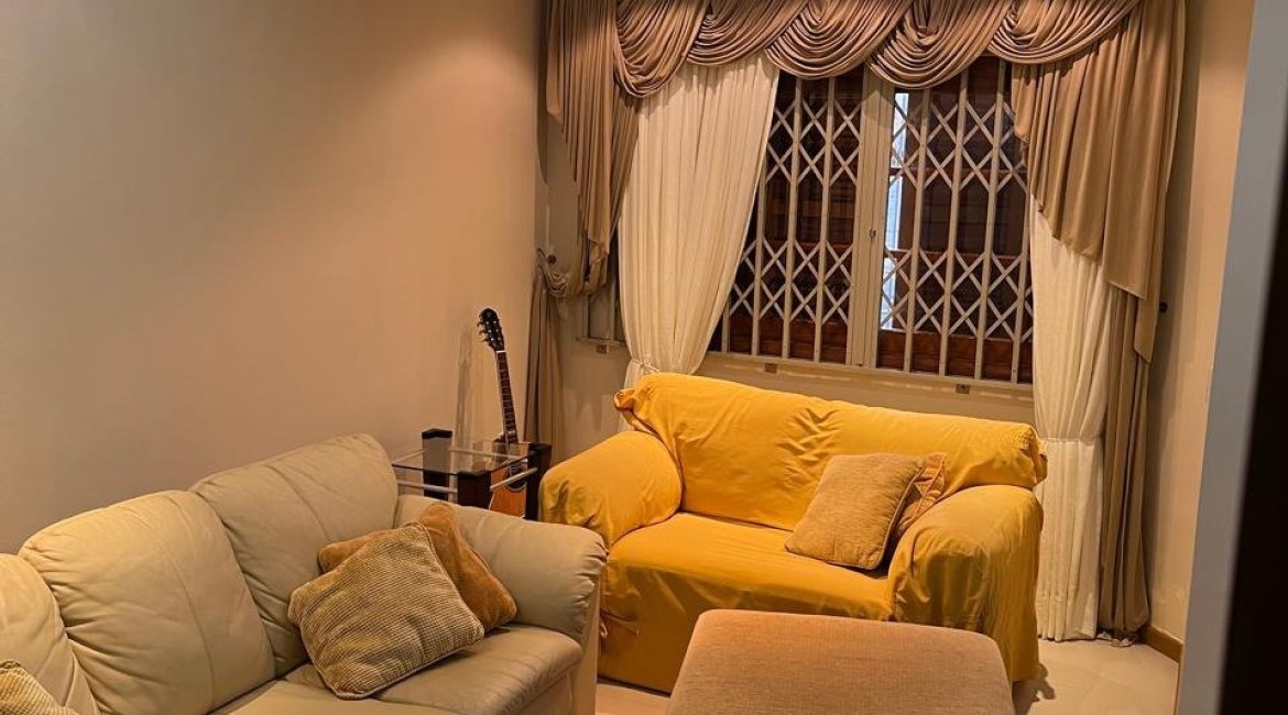 Casa à venda com 256m², 3 dormitórios, 2 suítes, 3 vagas, no bairro Tristeza em Porto Alegre