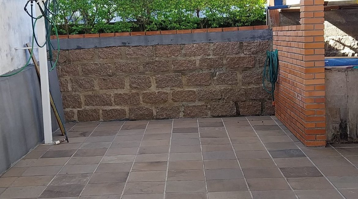 Casa à venda com 256m², 3 dormitórios, 2 suítes, 3 vagas, no bairro Tristeza em Porto Alegre