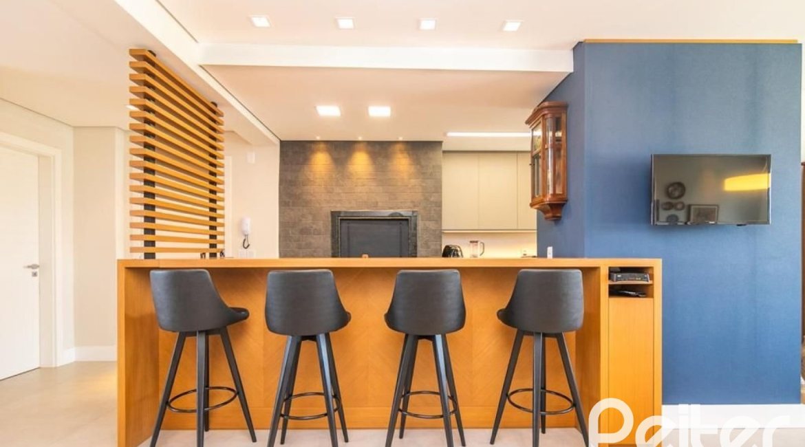 Apartamento à venda com 138m², 3 dormitórios, 3 suítes, 2 vagas, no bairro Cristal em Porto Alegre