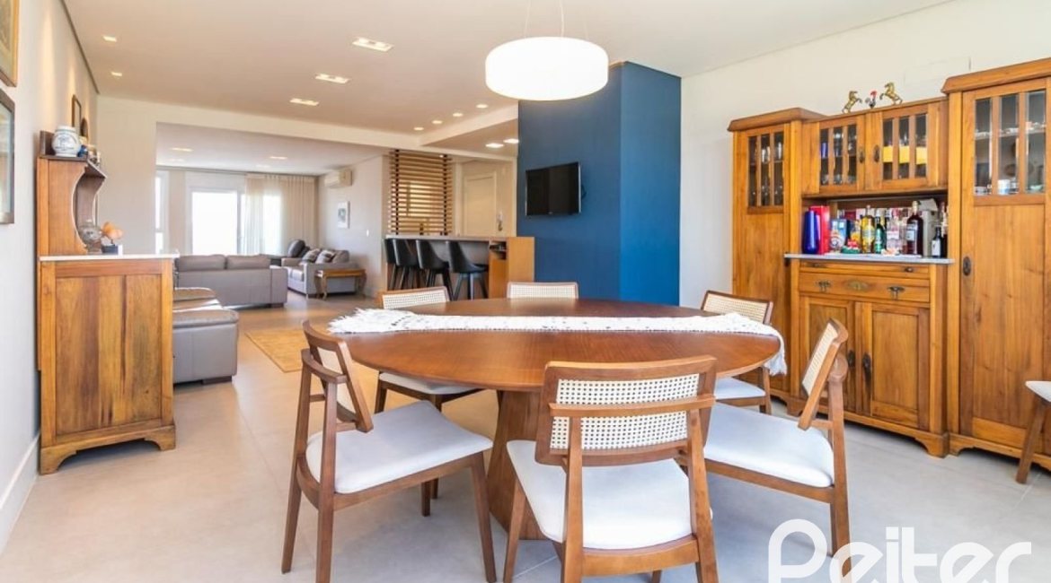 Apartamento à venda com 138m², 3 dormitórios, 3 suítes, 2 vagas, no bairro Cristal em Porto Alegre