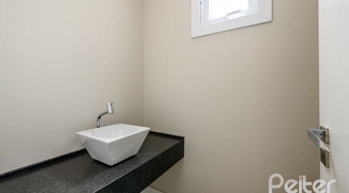 Apartamento à venda com 138m², 3 dormitórios, 3 suítes, 2 vagas, no bairro Cristal em Porto Alegre