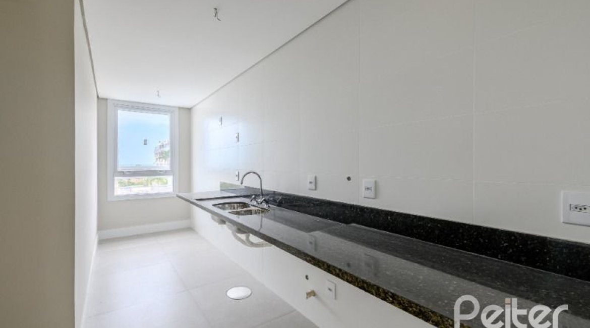 Apartamento à venda com 138m², 3 dormitórios, 3 suítes, 2 vagas, no bairro Cristal em Porto Alegre