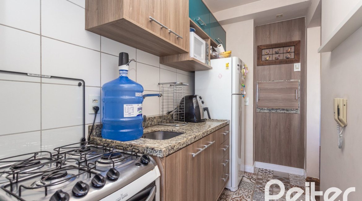 Apartamento à venda com 70m², 3 dormitórios, 1 suíte, 1 vaga, no bairro Cavalhada em PORTO ALEGRE