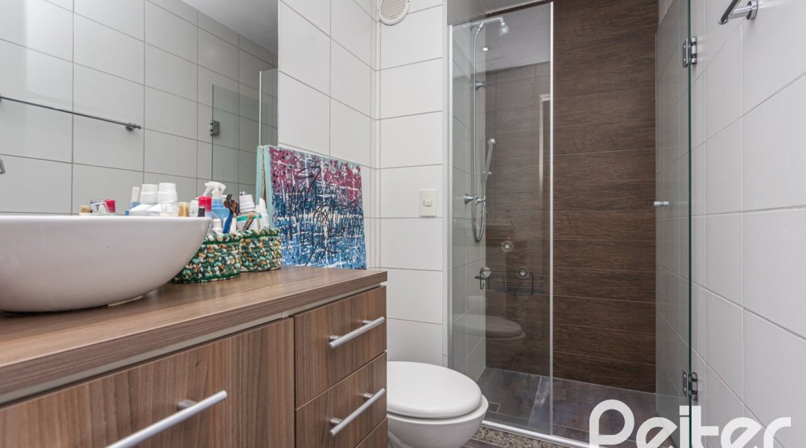 Apartamento à venda com 70m², 3 dormitórios, 1 suíte, 1 vaga, no bairro Cavalhada em PORTO ALEGRE