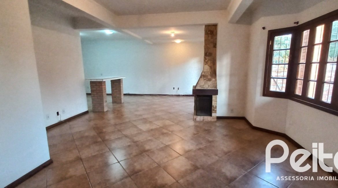 Casa à venda com 265m², 3 dormitórios, 1 suíte, 3 vagas, no bairro Ipanema em Porto Alegre