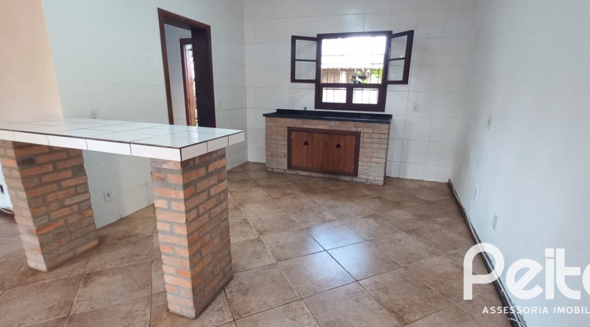 Casa à venda com 265m², 3 dormitórios, 1 suíte, 3 vagas, no bairro Ipanema em Porto Alegre