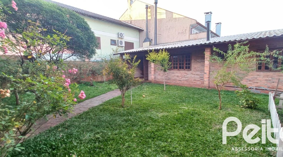 Casa à venda com 265m², 3 dormitórios, 1 suíte, 3 vagas, no bairro Ipanema em Porto Alegre