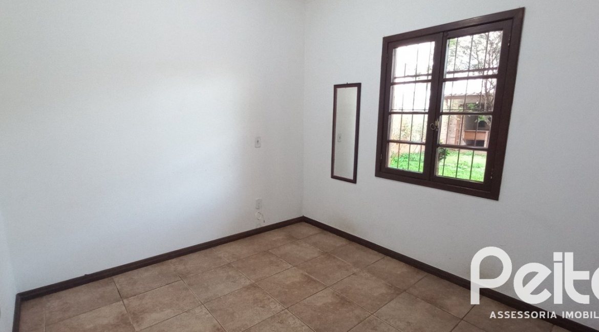 Casa à venda com 265m², 3 dormitórios, 1 suíte, 3 vagas, no bairro Ipanema em Porto Alegre