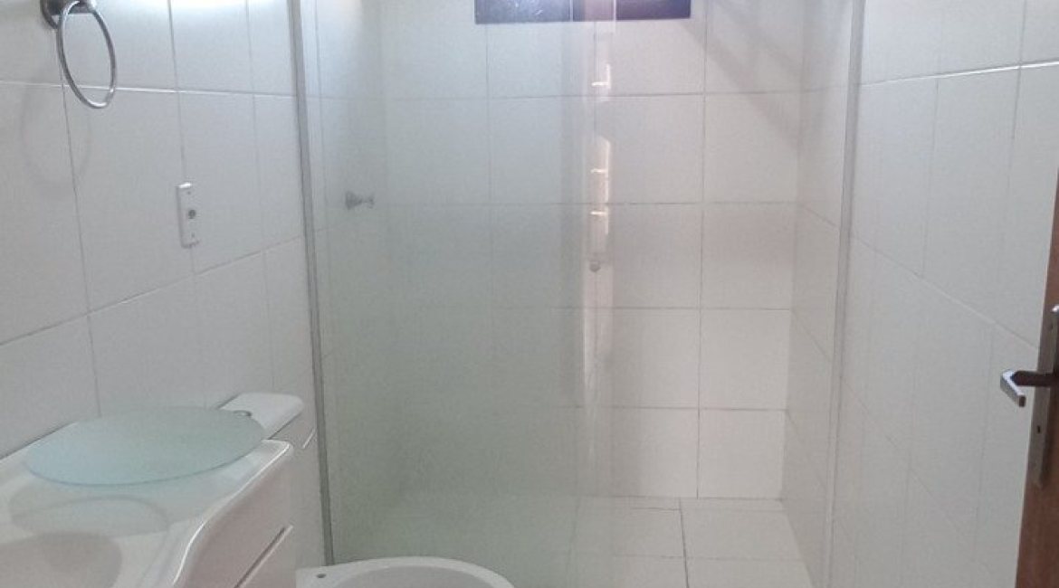 Casa à venda com 265m², 3 dormitórios, 1 suíte, 3 vagas, no bairro Ipanema em Porto Alegre