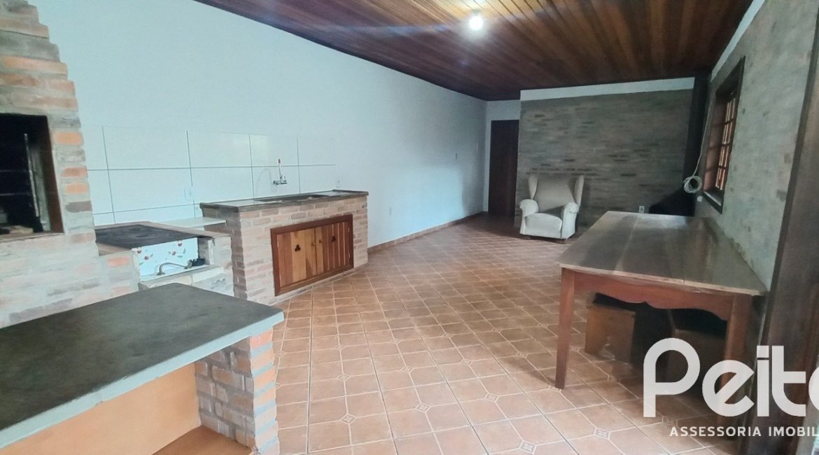 Casa à venda com 265m², 3 dormitórios, 1 suíte, 3 vagas, no bairro Ipanema em Porto Alegre