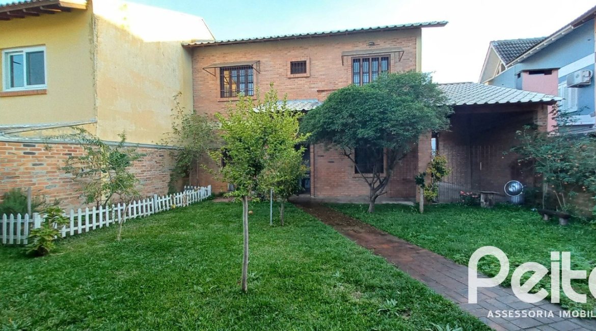 Casa à venda com 265m², 3 dormitórios, 1 suíte, 3 vagas, no bairro Ipanema em Porto Alegre