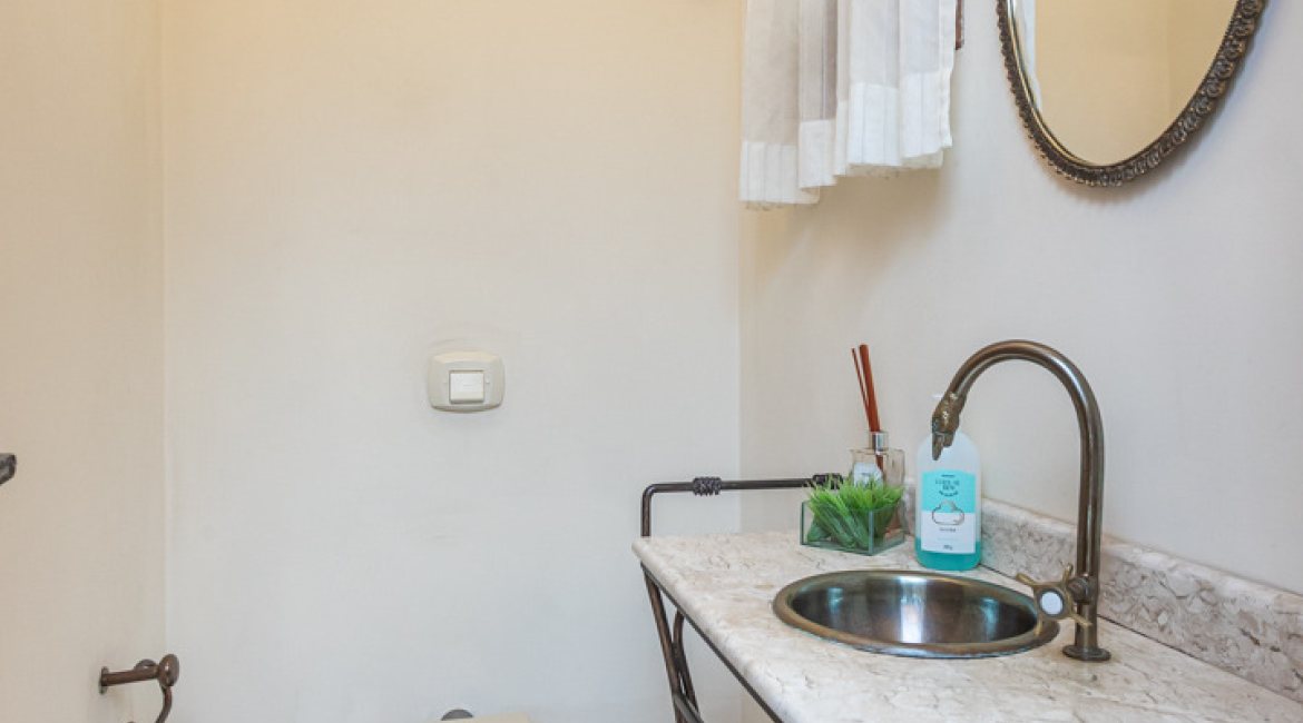 Casa à venda com 154m², 3 dormitórios, 1 suíte, 3 vagas, no bairro Ipanema / Altos Do Ipê em Porto Alegre