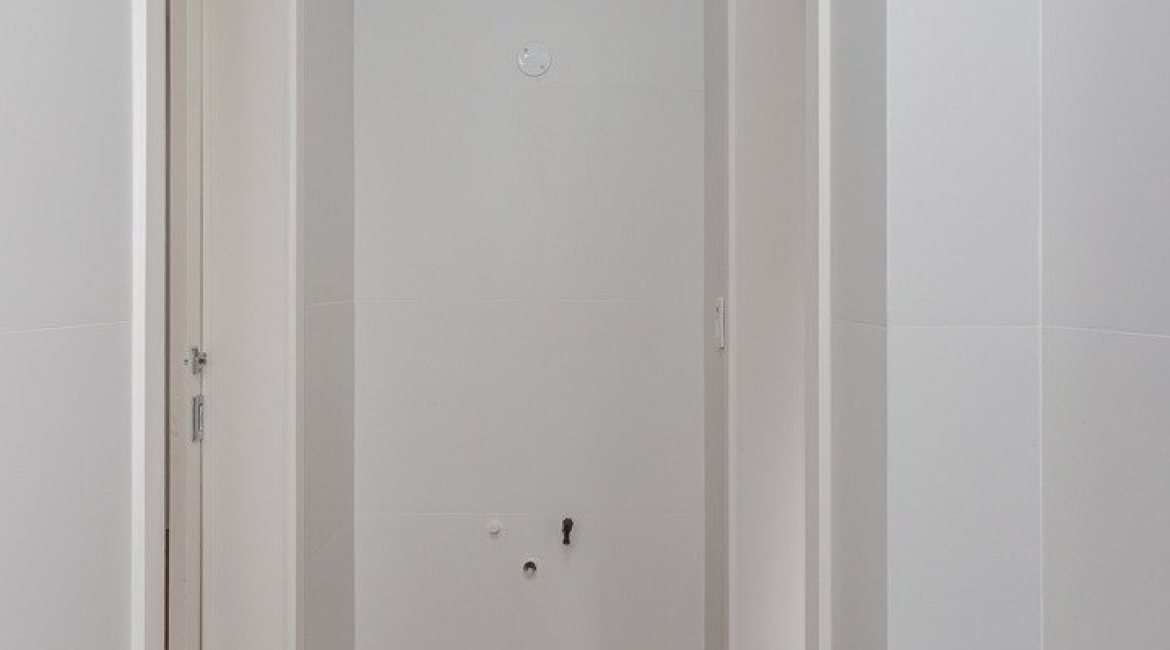 Casa à venda com 213m², 3 dormitórios, 3 suítes, 2 vagas, no bairro Tristeza em Porto Alegre