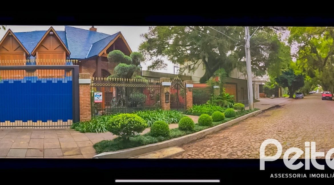 Casa à venda com 450m², 4 dormitórios, 2 suítes, 3 vagas, no bairro Vila Assunção em Porto Alegre