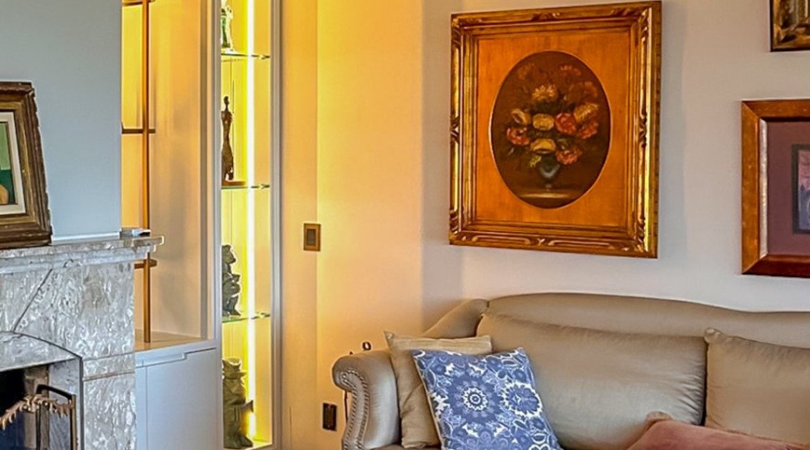 Casa à venda com 450m², 4 dormitórios, 2 suítes, 3 vagas, no bairro Vila Assunção em Porto Alegre