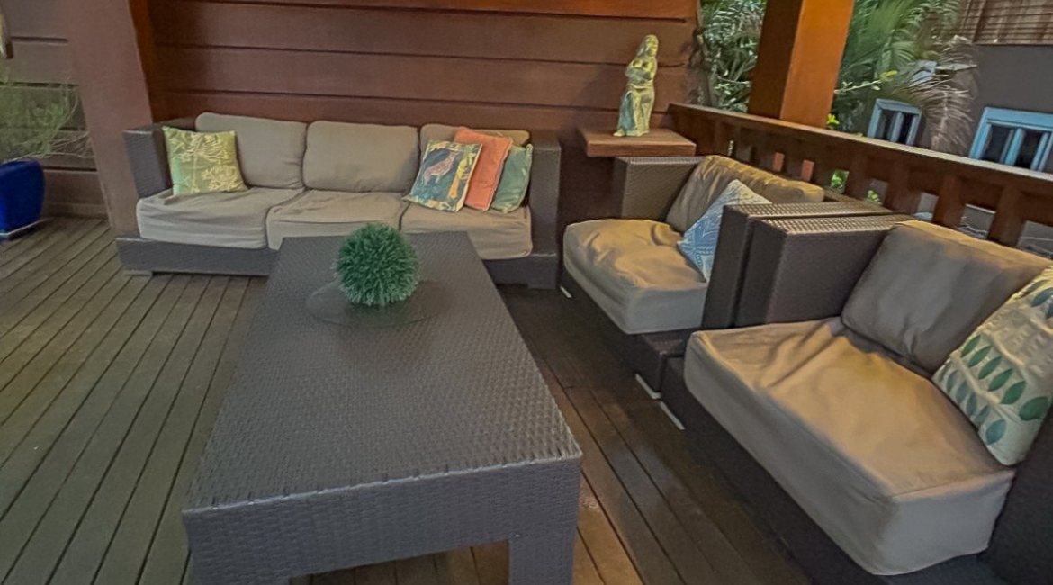 Casa à venda com 450m², 4 dormitórios, 2 suítes, 3 vagas, no bairro Vila Assunção em Porto Alegre