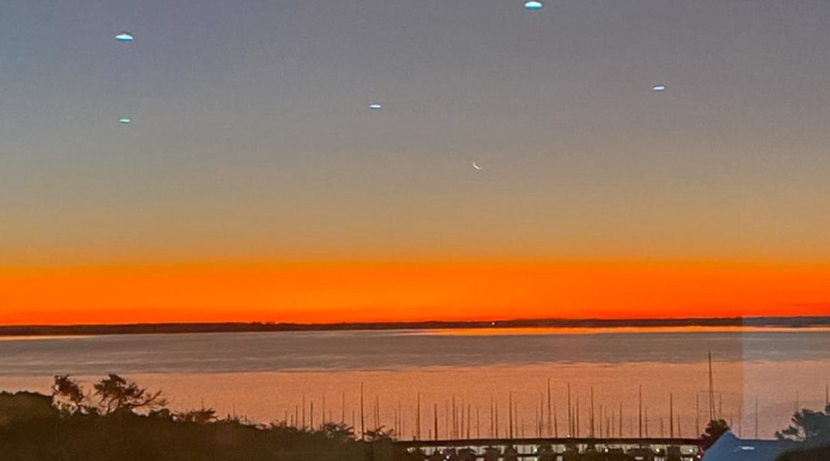 Casa à venda com 450m², 4 dormitórios, 2 suítes, 3 vagas, no bairro Vila Assunção em Porto Alegre