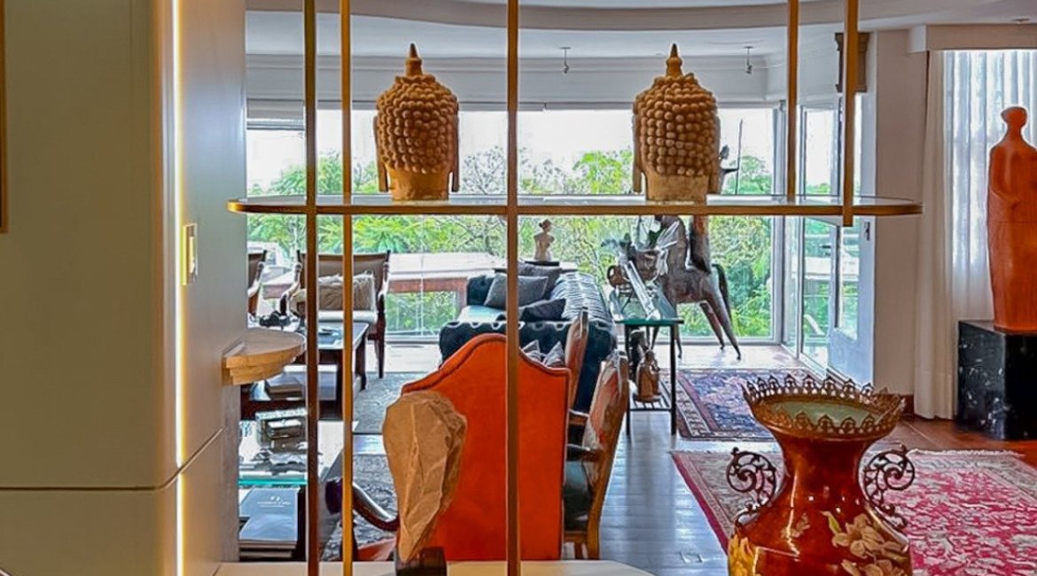 Casa à venda com 450m², 4 dormitórios, 2 suítes, 3 vagas, no bairro Vila Assunção em Porto Alegre