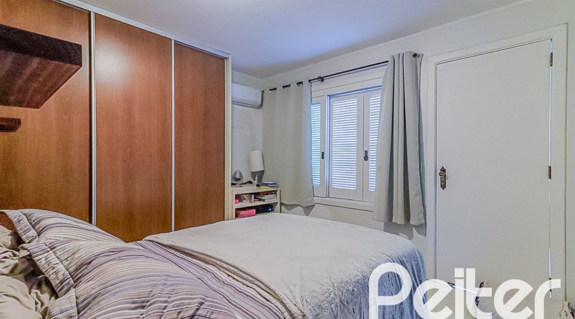 Casa em Condomínio à venda com 286m², 3 dormitórios, 1 suíte, 3 vagas, no bairro Jardim Isabel em Porto Alegre