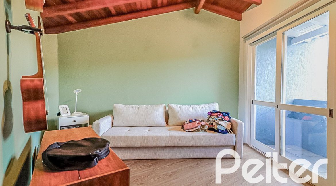 Casa em Condomínio à venda com 286m², 3 dormitórios, 1 suíte, 3 vagas, no bairro Jardim Isabel em Porto Alegre