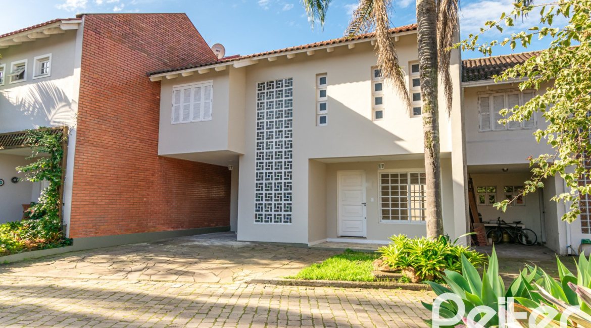 Casa em Condomínio à venda com 221m², 4 dormitórios, 1 suíte, 2 vagas, no bairro Jardim Isabel em Porto Alegre