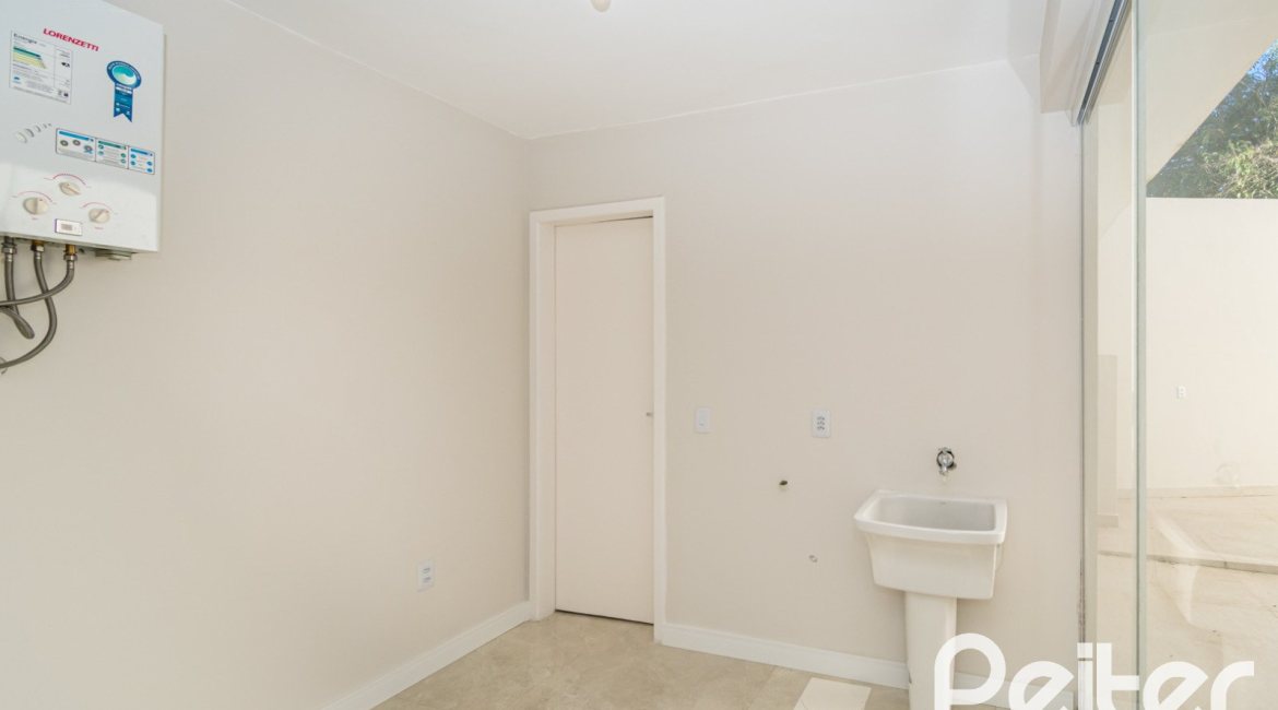 Casa em Condomínio à venda com 221m², 4 dormitórios, 1 suíte, 2 vagas, no bairro Jardim Isabel em Porto Alegre