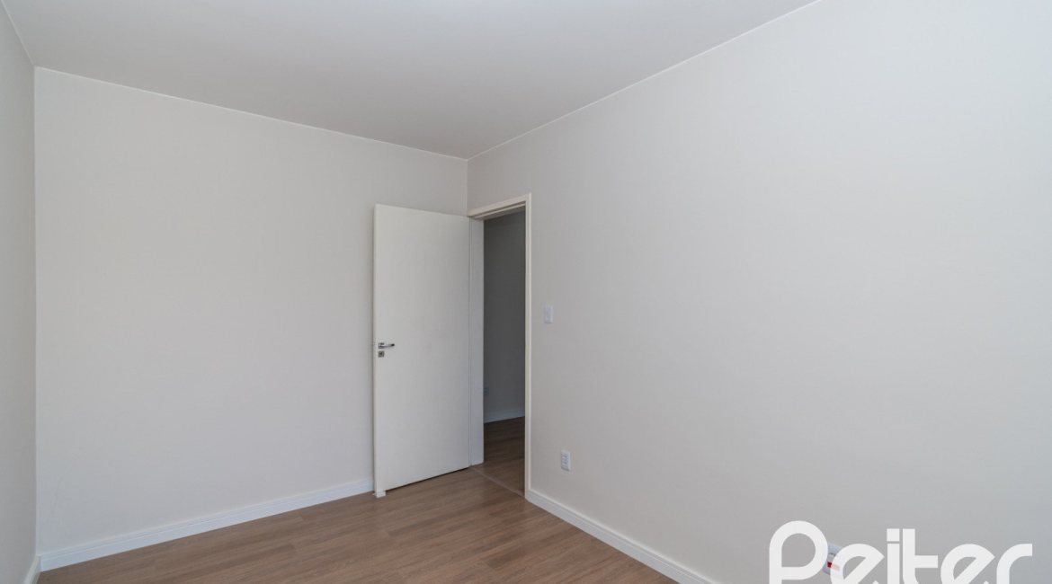 Casa em Condomínio à venda com 221m², 4 dormitórios, 1 suíte, 2 vagas, no bairro Jardim Isabel em Porto Alegre