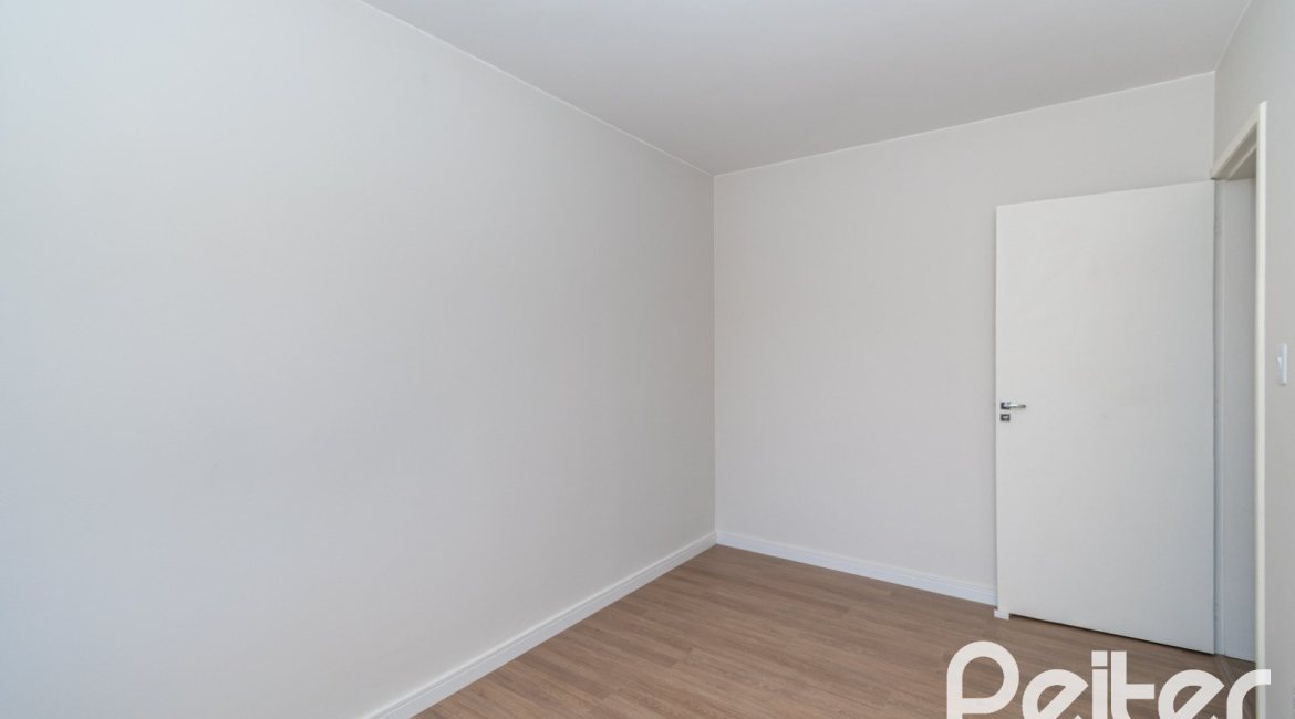 Casa em Condomínio à venda com 221m², 4 dormitórios, 1 suíte, 2 vagas, no bairro Jardim Isabel em Porto Alegre