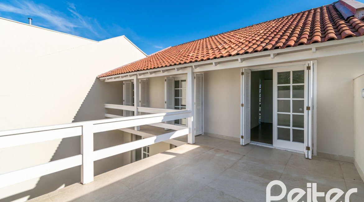 Casa em Condomínio à venda com 221m², 4 dormitórios, 1 suíte, 2 vagas, no bairro Jardim Isabel em Porto Alegre
