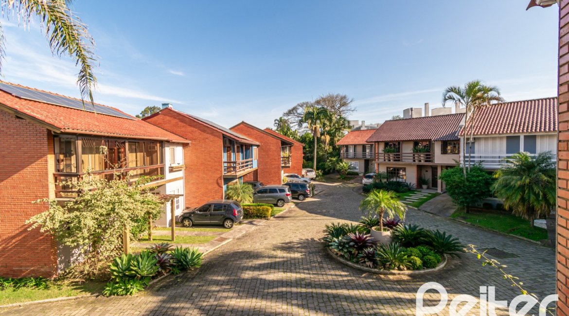 Casa em Condomínio à venda com 221m², 4 dormitórios, 1 suíte, 2 vagas, no bairro Jardim Isabel em Porto Alegre