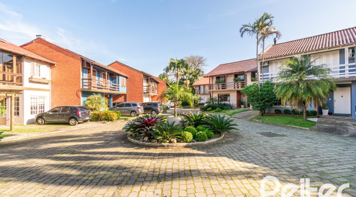 Casa em Condomínio à venda com 221m², 4 dormitórios, 1 suíte, 2 vagas, no bairro Jardim Isabel em Porto Alegre
