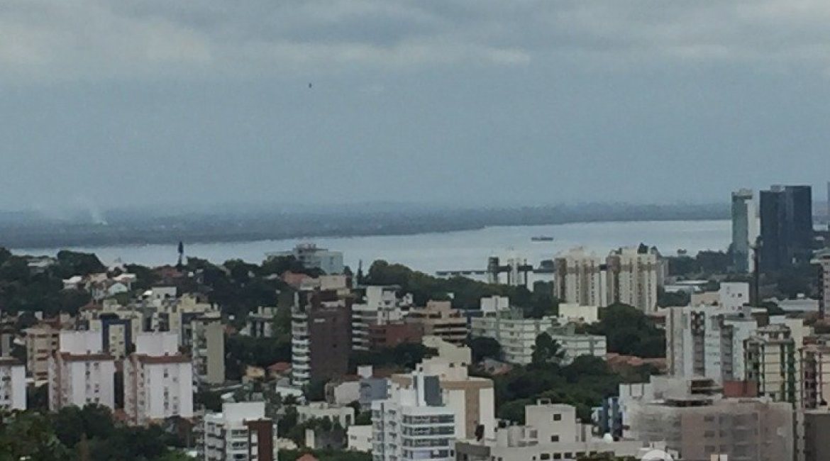 Terreno à venda, no bairro Sétimo Céu em Porto Alegre