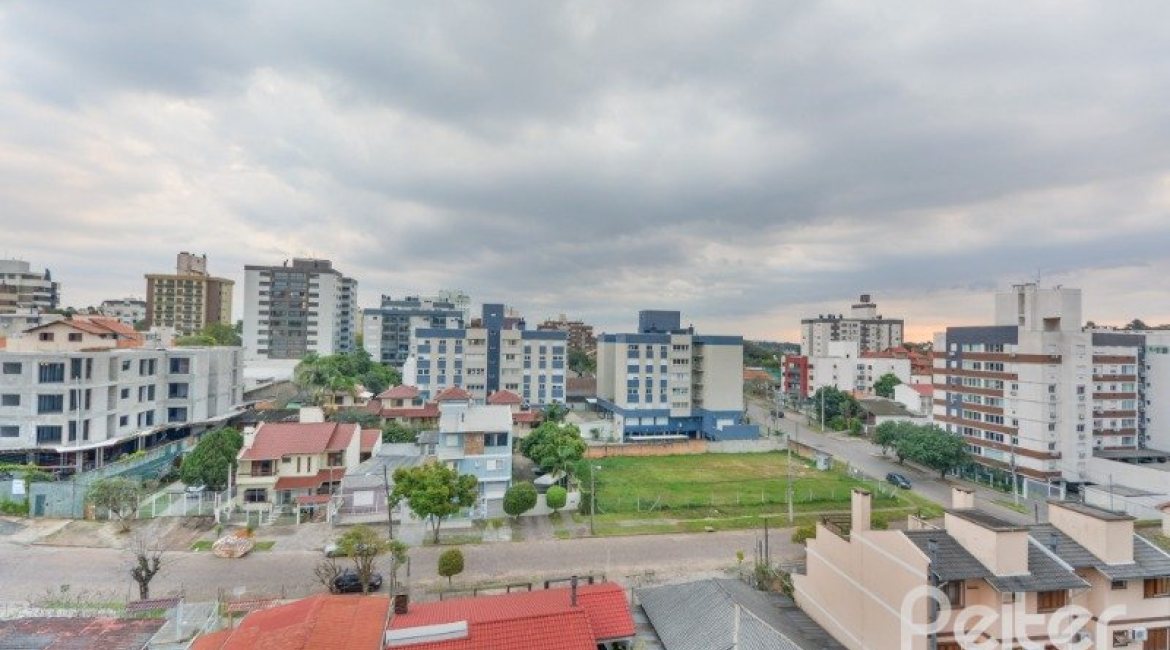 Apartamento à venda com 56m², 2 dormitórios, 1 suíte, 2 vagas, no bairro Tristeza em Porto Alegre