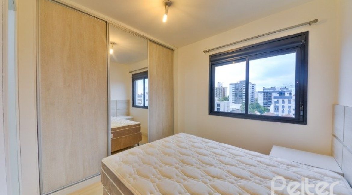 Apartamento à venda com 56m², 2 dormitórios, 1 suíte, 2 vagas, no bairro Tristeza em Porto Alegre