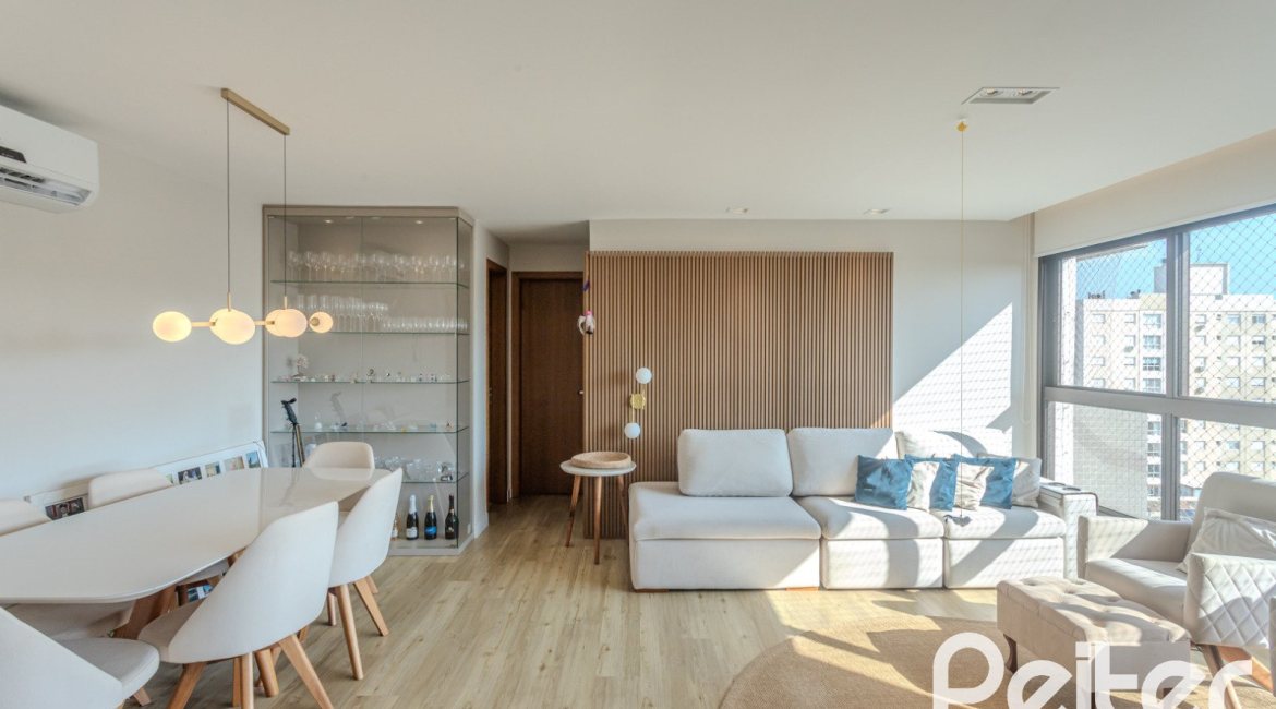 Apartamento à venda com 90m², 3 dormitórios, 1 suíte, 2 vagas, no bairro Tristeza em PORTO ALEGRE