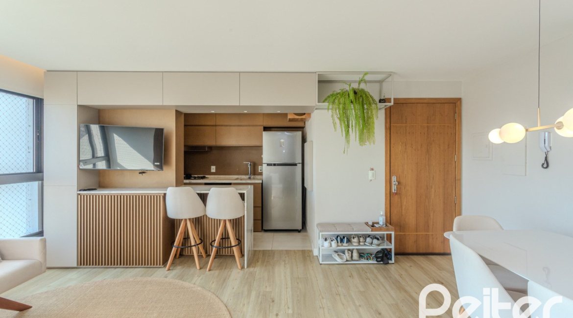 Apartamento à venda com 90m², 3 dormitórios, 1 suíte, 2 vagas, no bairro Tristeza em PORTO ALEGRE