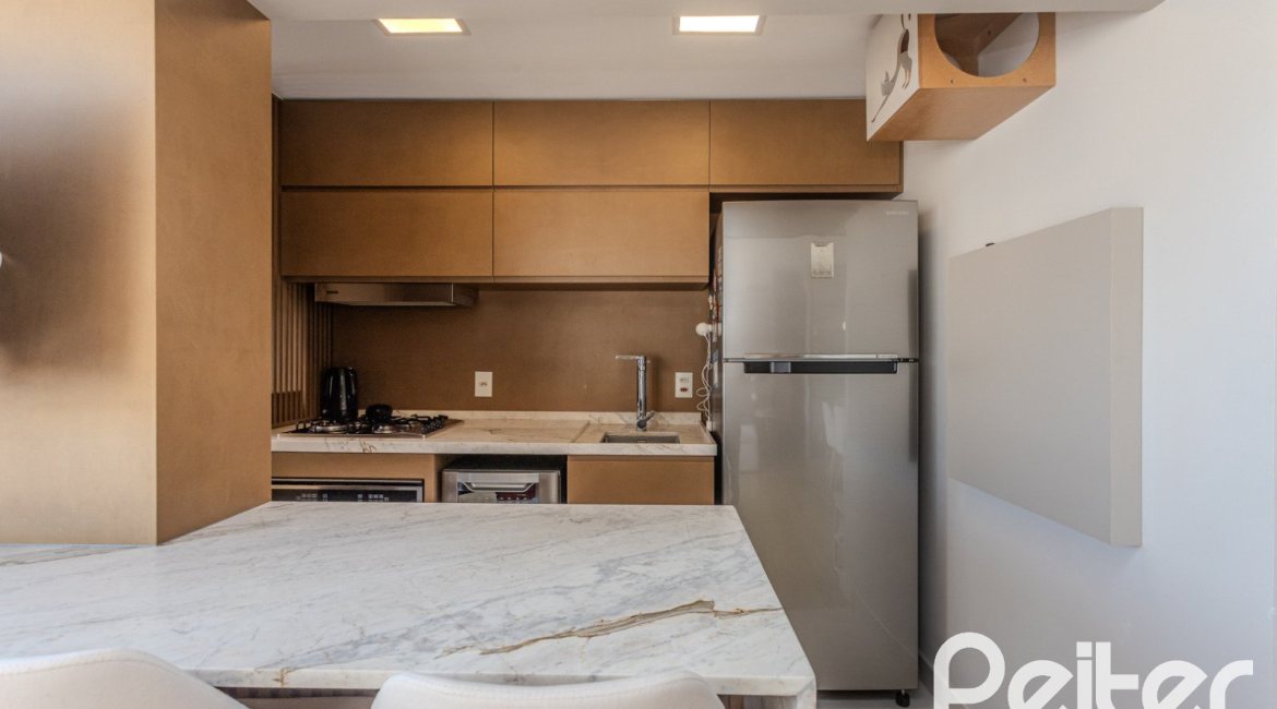 Apartamento à venda com 90m², 3 dormitórios, 1 suíte, 2 vagas, no bairro Tristeza em PORTO ALEGRE